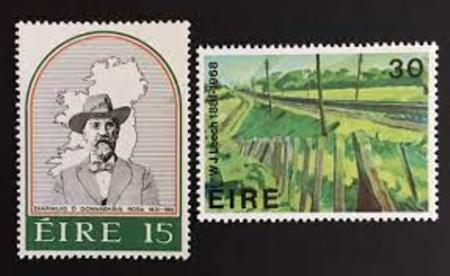 Ireland 502-03 Man and Painting Set