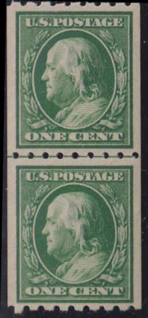 US Washington - Franklin #390 MINT NH/LH VF Line pair Cat Value  $35