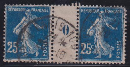 France 168var #YV140 Hinged F millesime pair Cat Value: $25/E22**