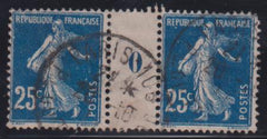 France 168var #YV140 Hinged F millesime pair Cat Value: $25/E22**