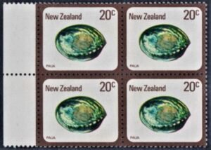 New Zealand 674 var. Mint NH - Offset on Reverse cv $575
