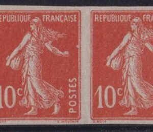 France 162a #YV138g Hinged AVE - F imperf pair Cat Value: $55/E50.00