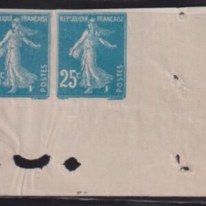 France 168b  #YV140h NH  imperf margin Pair. Type 1a margin wrinkles $88 as singles Cat Value: $88/E80 as singles