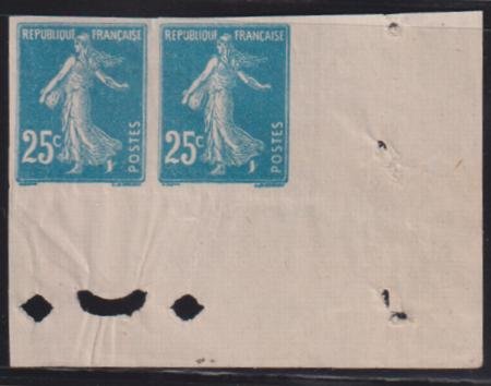 INV-32071itExt_c5fd60b4-1fa4-4980-8c36-aef24249eaa2 France 168b #YV140h NH imperf margin Pair. Type 1a margin wrinkles $88 as singles Cat Value: $88/E80 as singles